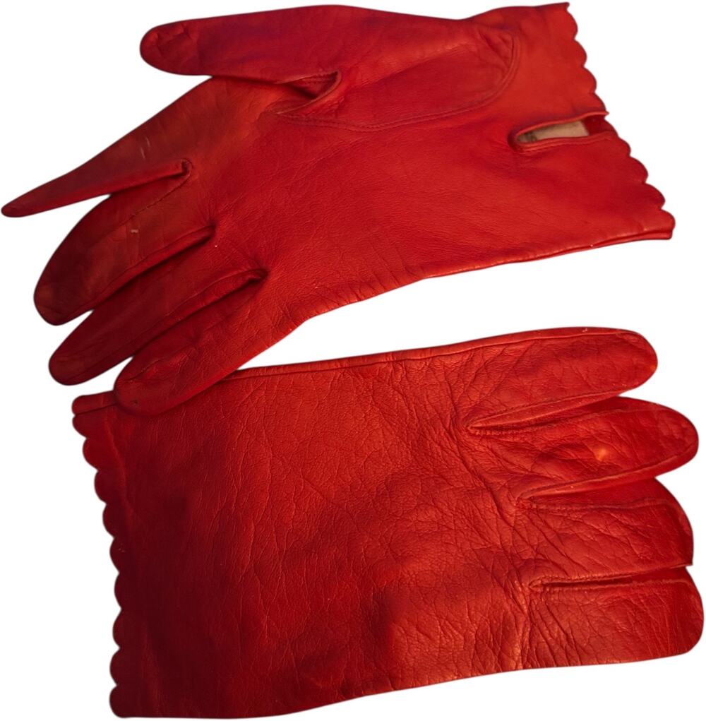 Miss Aris Mid Century Modern Vintage Red Leather Scalloped Edge Gloves, Size 7.5